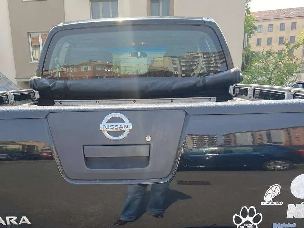 Gebraucht Nissan Navara 190 PS (139 kW) 2014 Schwarz Pickup