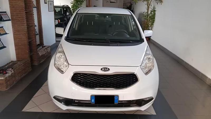 Usata Kia Venga Active 89 CV (65 kW) 2017 Bianco Utilitaria