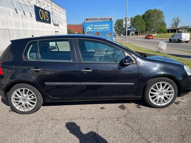 Begagnad VW Golf V Comfortline 102 HK (75 kW) 2007 Sedan