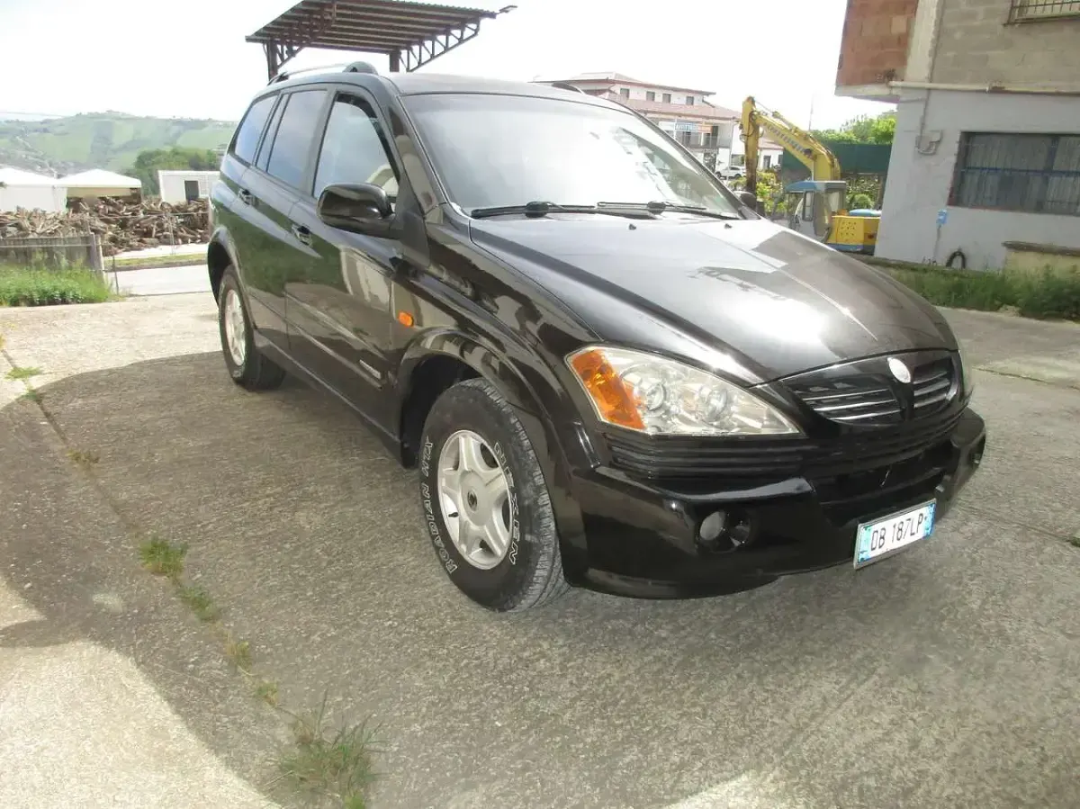 Usata SsangYong Kyron 141 CV (103 kW) 2006 Nero SUV
