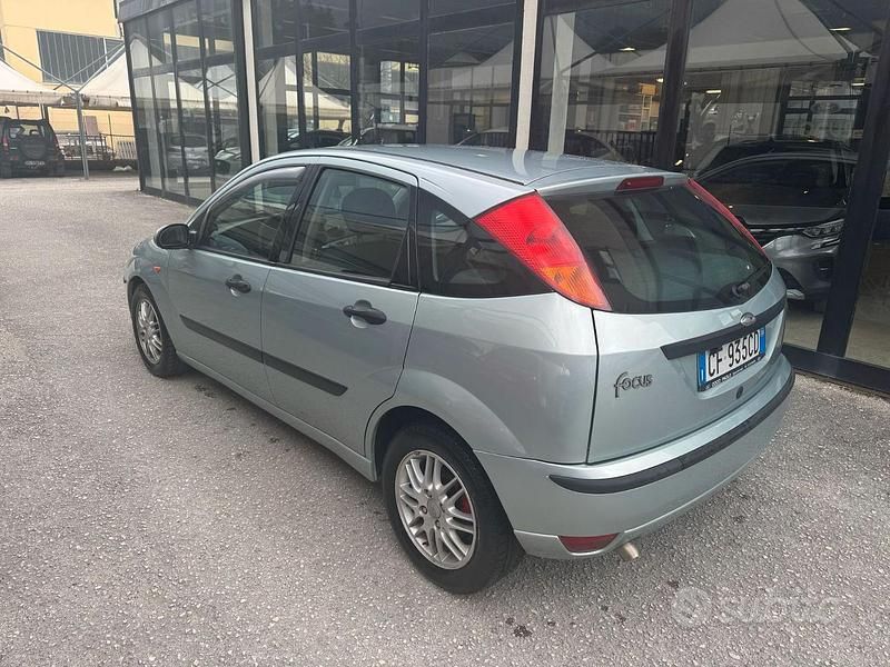 Usata Ford Focus 100 CV (73 kW) 2003 Verde Berlina