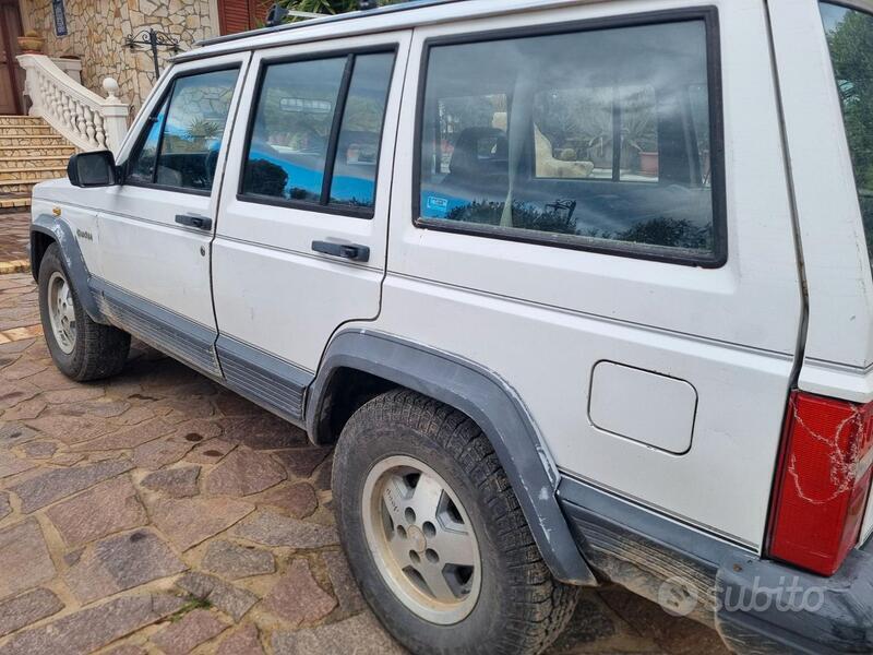 Usato 1987 Jeep Cherokee 2.1 Diesel 80 CV (3.900 €)