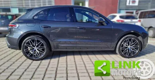 Usata Porsche Macan 265 CV (194 kW) 2022 Grigio scuro SUV
