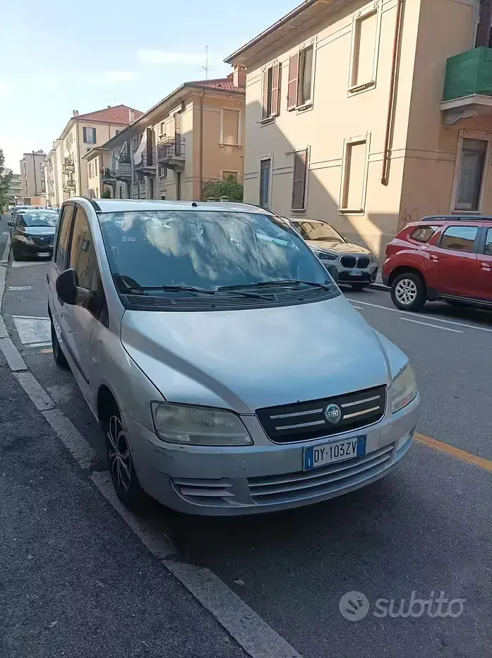 Usata Fiat Multipla 120 CV (88 kW) 2009 Grigio Monovolume