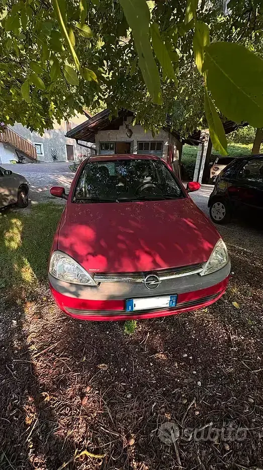 Usata Opel Corsa 58 CV (42 kW) 2002 Rosso Utilitaria