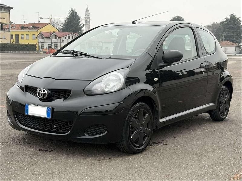 Usata Toyota Aygo 68 CV (50 kW) 2011 Other Utilitaria