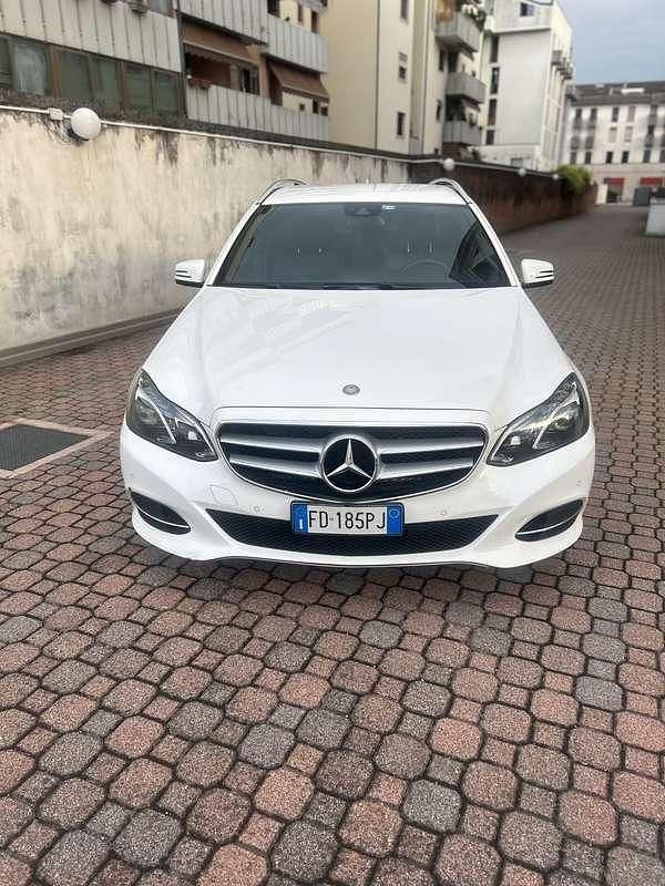 Bianco Usata 2015 Mercedes E220 Premium Station wagon | 12.000 € (Ottimo prezzo) - Immagine 1/4