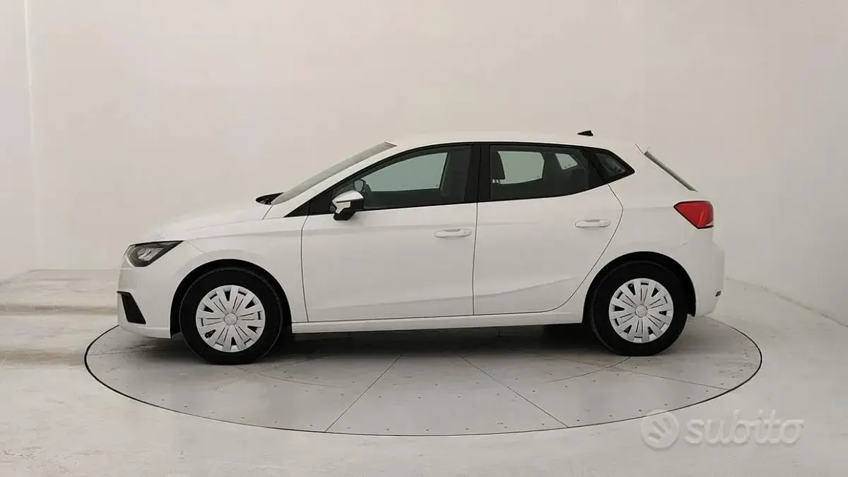 Usata Seat Ibiza Reference 90 CV (66 kW) 2022 Bianco Utilitaria