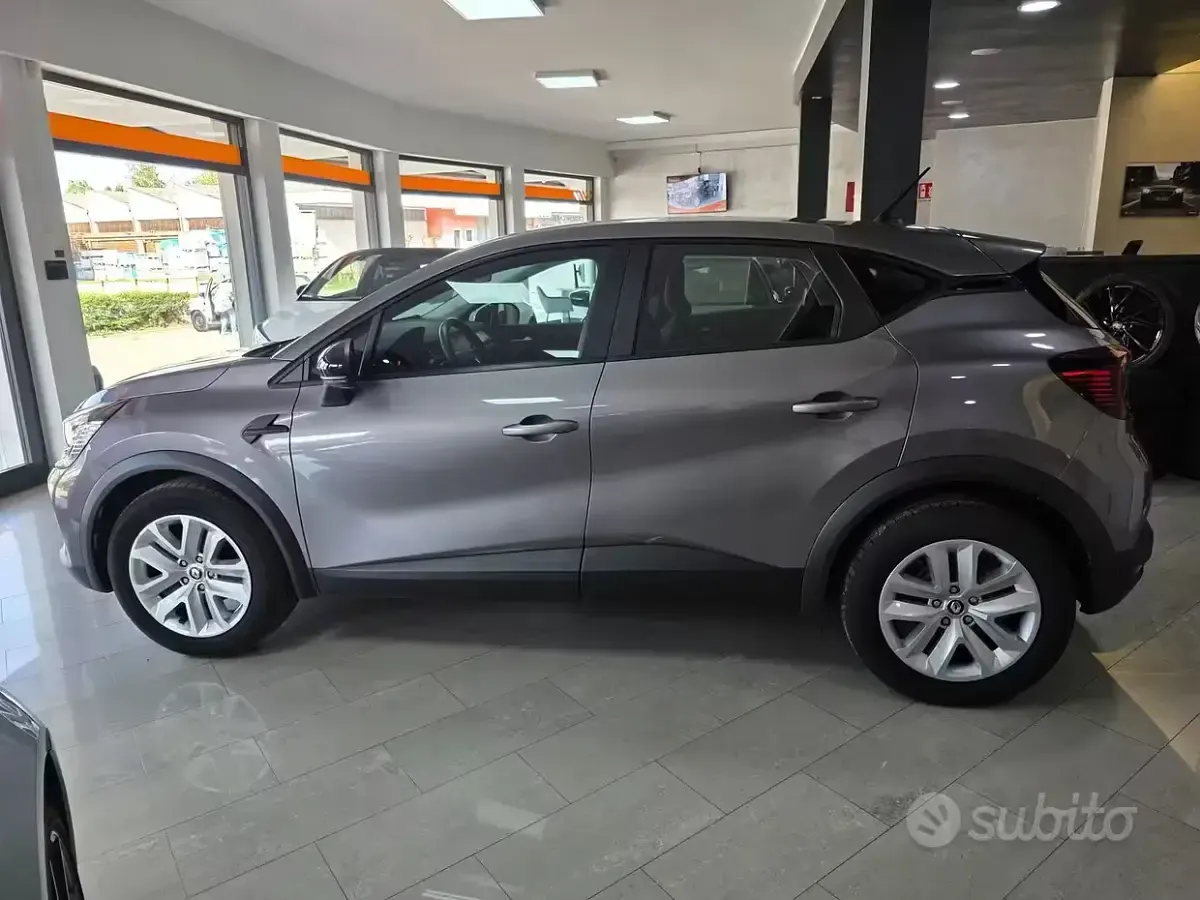Usata Renault Captur Life 91 CV (66 kW) 2021 Grigio SUV