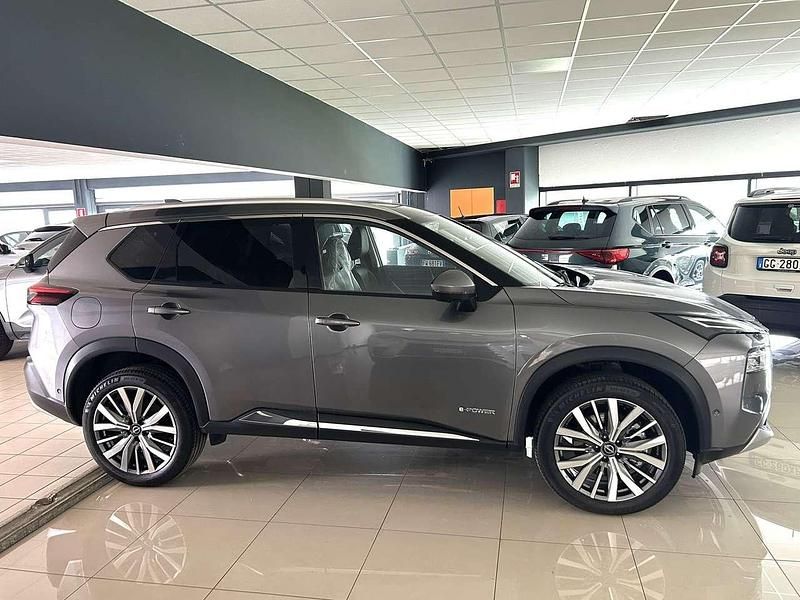 Nuova Nissan X-Trail Executive 204 CV (150 kW) 2026 Dark metal grey SUV