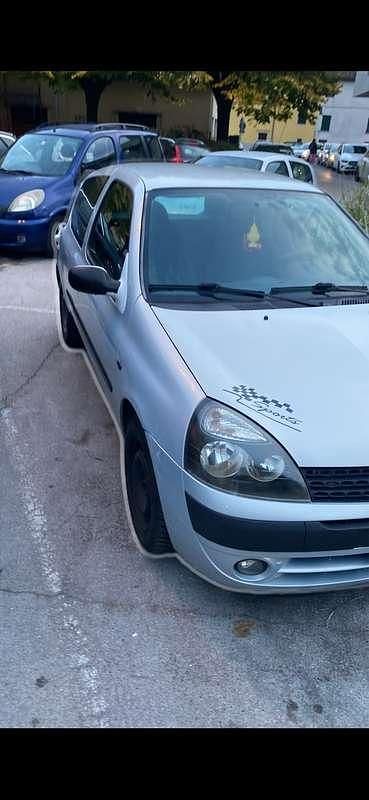Usata Renault Clio II Dynamique 82 CV (60 kW) 2003 Berlina