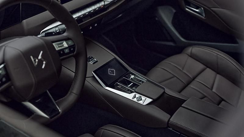 Nuova DS Automobiles DS4 136 CV (100 kW) 2025 Grigio cristallo Berlina