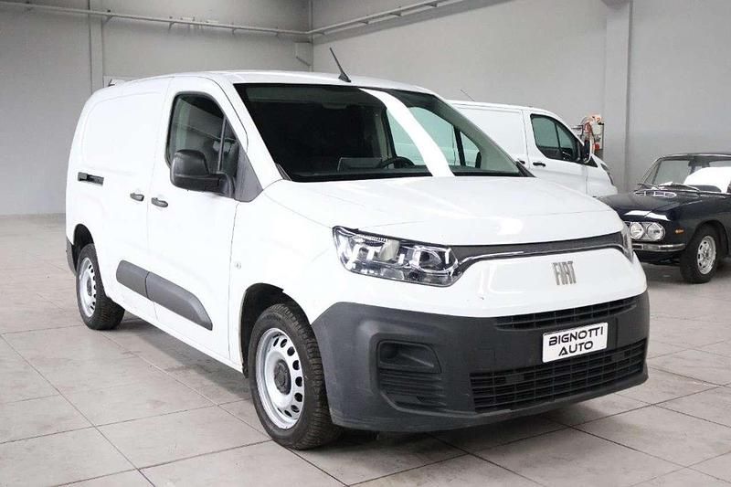 Usata Fiat Doblò 131 CV (96 kW) 2023 Bianco Monovolume