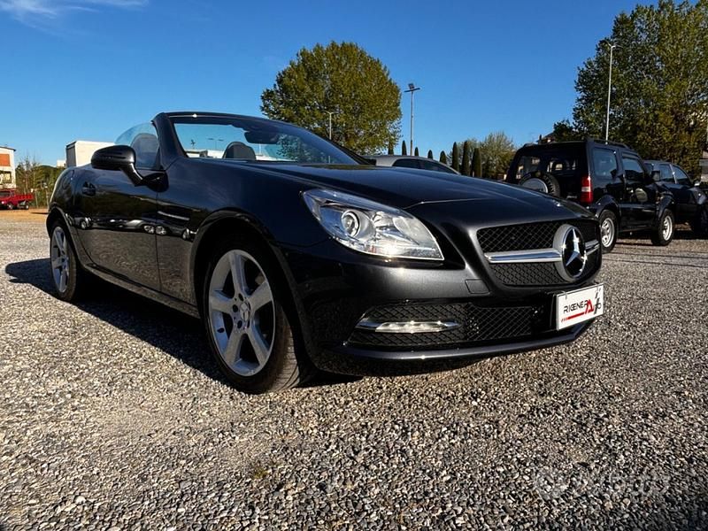 Usata Mercedes SLK200 183 CV (134 kW) 2012 Grigio Cabrio