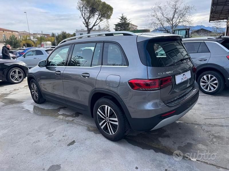 Usata Mercedes GLB180 116 CV (85 kW) 2021 Grigio SUV