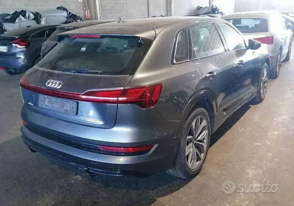 Usata Audi e-tron S-Line 158 kW (215 CV) 2020 Grigio SUV