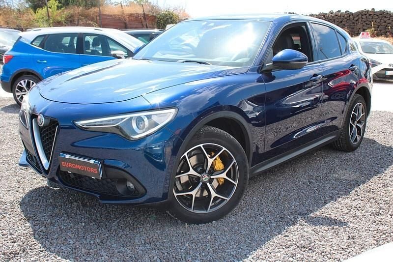 Blu Usata 2018 Alfa Romeo Stelvio SUV | 20.999 € (Buon prezzo) - Immagine 1/4