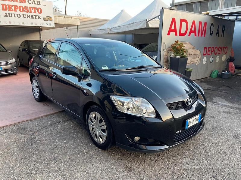 Usata Toyota Auris Sol 90 CV (66 kW) 2010 Nero Berlina
