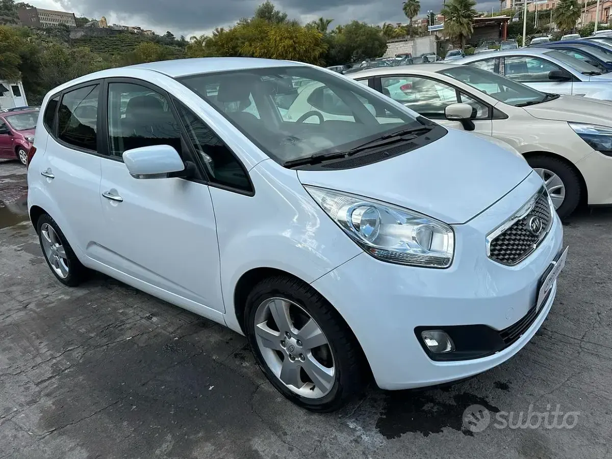 Usata Kia Venga 77 CV (56 kW) 2013 Bianco Utilitaria