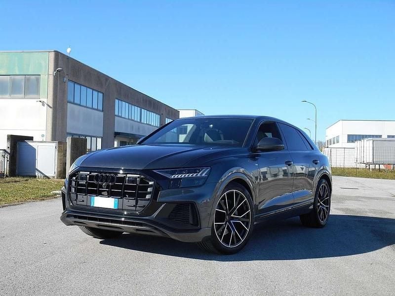Usata Audi Q8 340 CV (250 kW) 2023 Grigio SUV