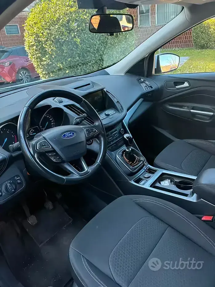 Usata Ford Kuga 120 CV (88 kW) 2019 Bianco SUV