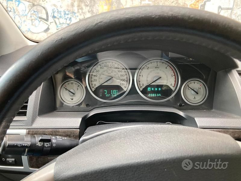 Usata Chrysler Grand Voyager 163 CV (119 kW) 2010 Nero Monovolume