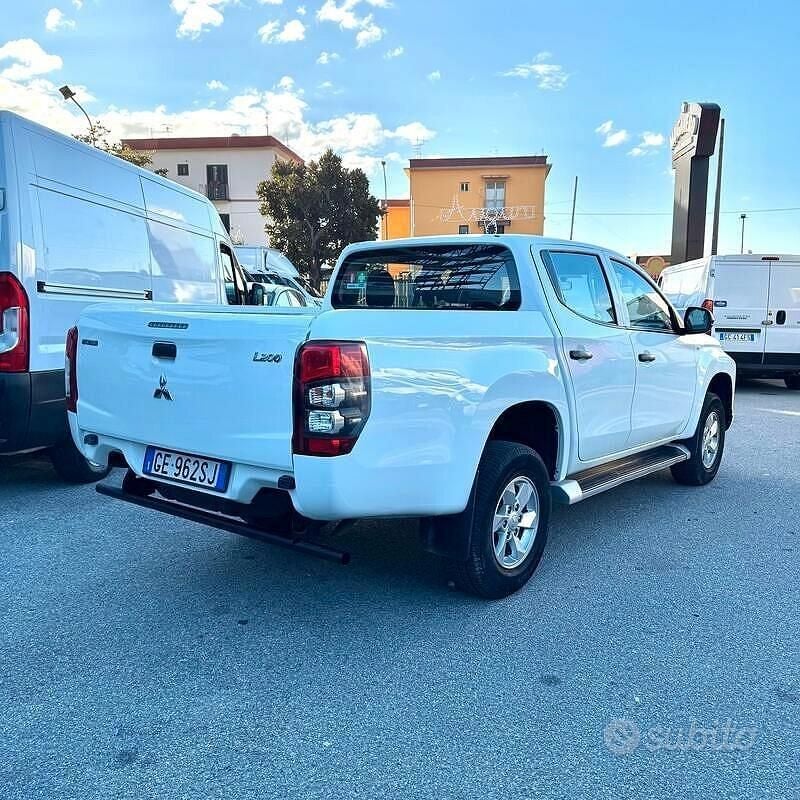 Usata Mitsubishi L200 150 CV (110 kW) 2021 Bianco Pick-up