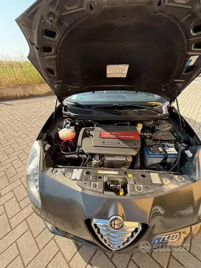 Usata Alfa Romeo Giulietta Distinctive 170 CV (125 kW) 2013 Grigio Utilitaria