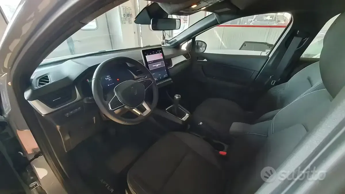 Nuova Renault Captur 101 CV (74 kW) 2025 Grigio SUV