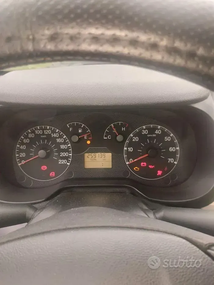 Usata Fiat Punto 75 CV (55 kW) 2007 Argento Utilitaria