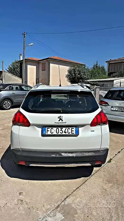 Usata Peugeot 2008 Allure 99 CV (72 kW) 2016 Bianco SUV