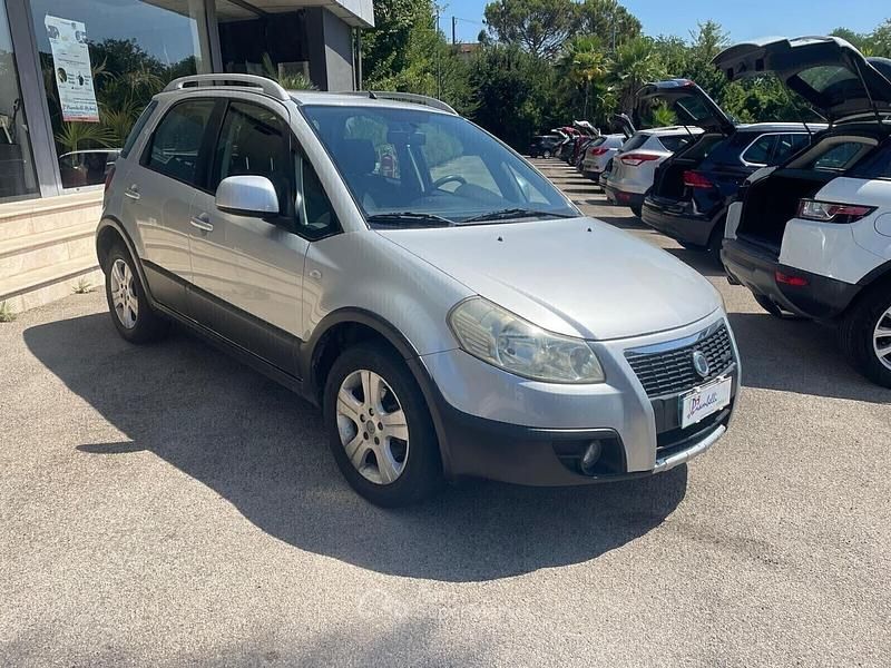 Usata Fiat Sedici Dynamic 120 CV (88 kW) 2006 Argento SUV