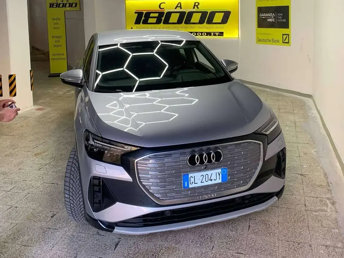Usata Audi Q4 Sportback e-tron Advanced 150 kW (204 CV) 2022 Argento floret metallizzata SUV