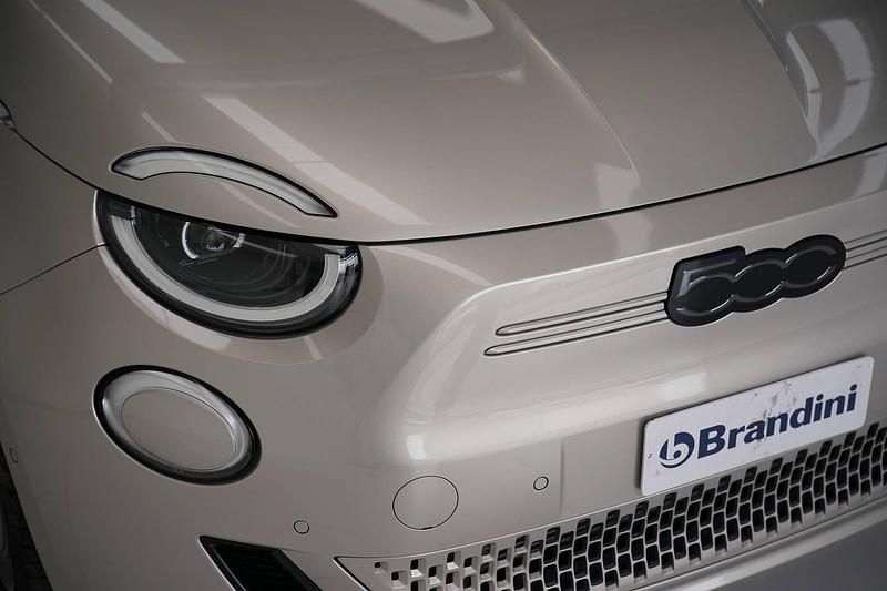 Nuova Fiat 500e 42 kW (58 CV) 2025 Grigio Berlina