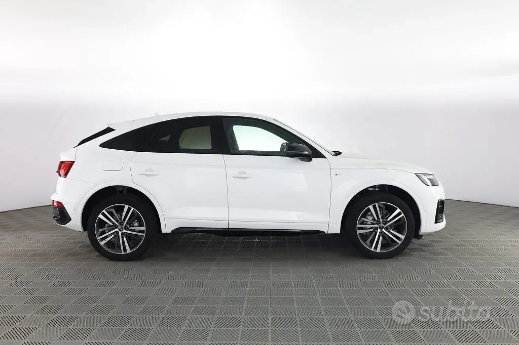 Usata Audi Q5 S-Line 204 CV (150 kW) 2024 Bianco SUV