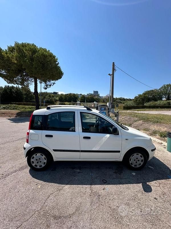 Usata Fiat Panda Life 69 CV (50 kW) 2012 Bianco Utilitaria