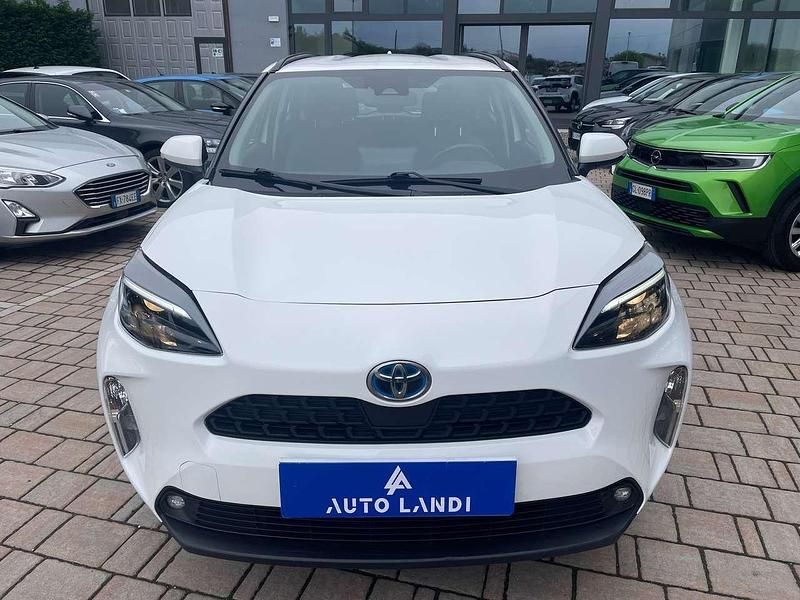 Usata Toyota Yaris Cross Active 106 CV (77 kW) 2023 Bianco SUV