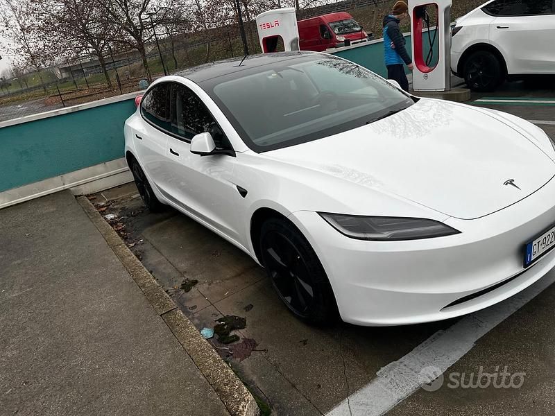 Usata Tesla Model 3 208 kW (283 CV) 2024 Bianco Berlina