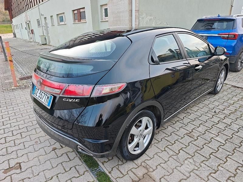 Usata Honda Civic 2010 Nero Monovolume