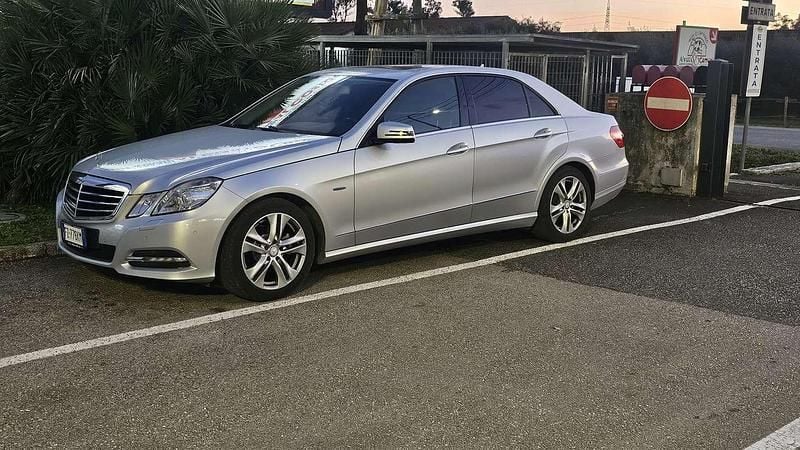 Gebraucht Mercedes E220 Avantgarde 170 PS (125 kW) 2012 Limousine