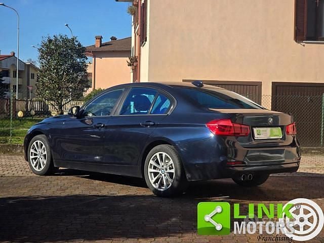 Usata BMW 330 Advantage 258 CV (189 kW) 2015 Blu Berlina