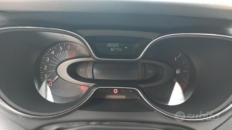 Usata Renault Captur 90 CV (66 kW) 2017 Grigio SUV