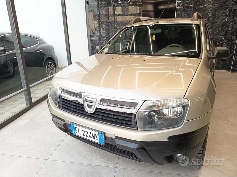 Usata Dacia Duster Lauréate 110 CV (80 kW) 2012 Marrone SUV