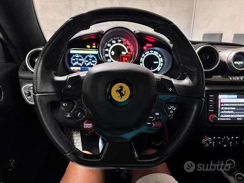 Usata Ferrari California 560 CV (411 kW) 2016 Bianco Cabrio