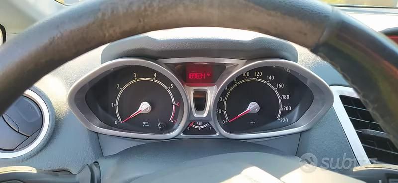 Usata Ford Fiesta Titanium 96 CV (70 kW) 2010 Utilitaria