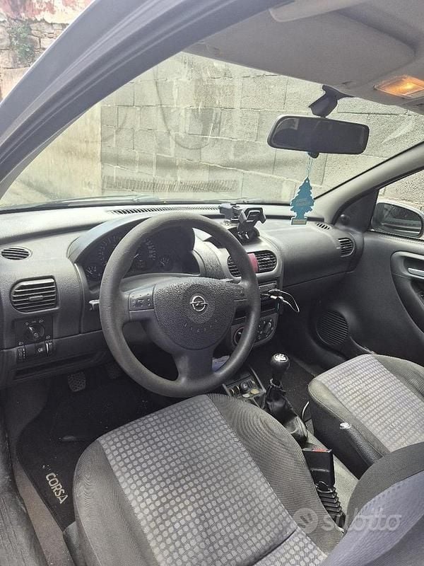 Usata Opel Corsa 60 CV (44 kW) 2005 Utilitaria