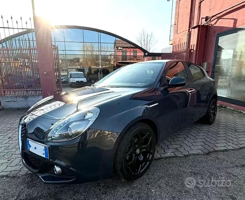 Usata Alfa Romeo Giulietta Business 120 CV (88 kW) 2018 Antracite Utilitaria