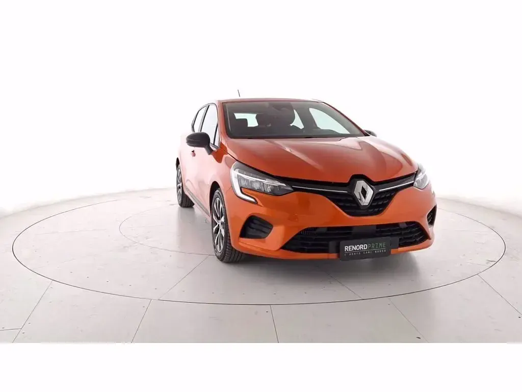 Usata Renault Clio Equilibre 91 CV (66 kW) 2023 Arancione Utilitaria