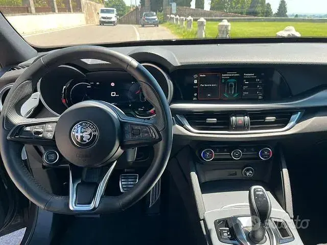Usata Alfa Romeo Stelvio 160 CV (117 kW) 2025 Grigio SUV