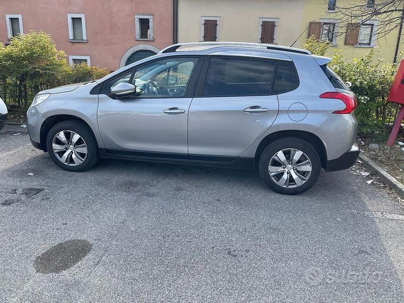 Usata Peugeot 2008 Allure 82 CV (60 kW) 2013 Grigio SUV